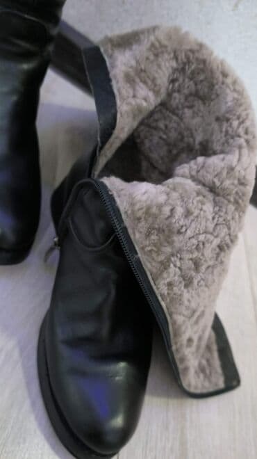 Киреге берилүүчү кийимдер: В идеальном состоянии сапоги кожаная, мех натуральный овчина, зима — 5