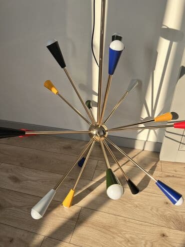 Продаю новую люстру, для нашей комнаты оказалась большой. Диаметр