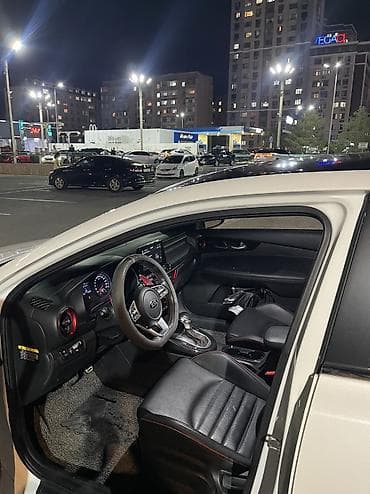 Kia K3: 2019 г., 1.6 л, Робот, Бензин, Хэтчбэк — 5