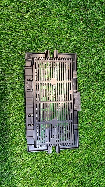 Модуль в пространстве для ног Е87 Е90 Е91 6 В отличном состоянии