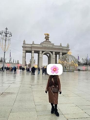 женские стеганые плащи: Стеганое женское пальто с меховым воротником - Длина: миди, ниже — 2