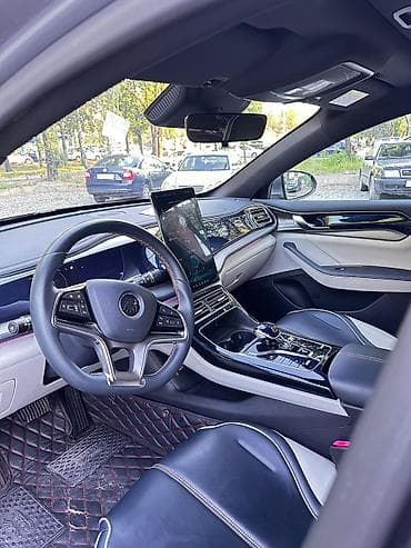qin plus: BYD Qin: 2022 г., Седан — 8