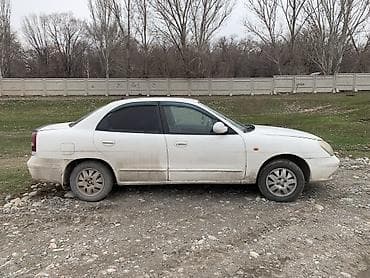 lada 06: Daewoo Nubira: 2001 г., Седан — 4