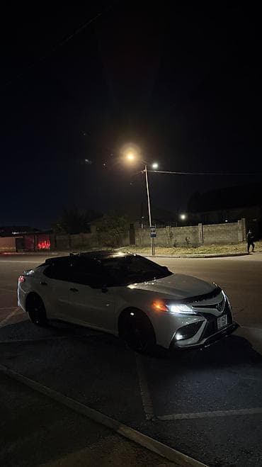 m111 2 2: Toyota Camry: 2021 г., 2.5 л, Автомат, Бензин, Седан — 2