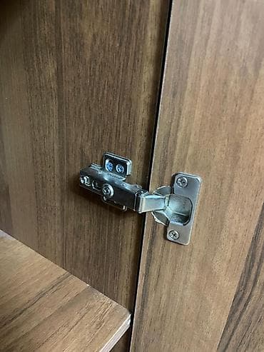 вешалка металлическая для одежды: Шифоньер, шкаф для одежды, Б/у, Прямой, Дерево — 7