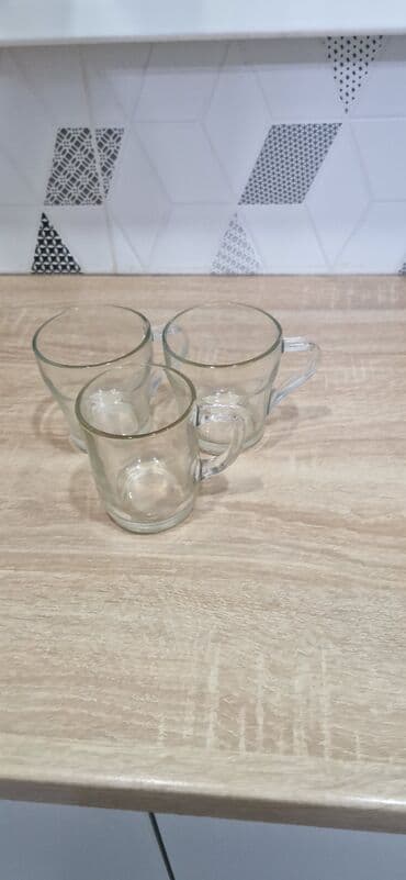 яркие: Набор керамических чашек, 8 штук. - Объем: около 250–300 мл (под — 2