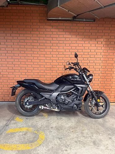 глуш: Naked Honda, 700 куб. см, Бензин — 2