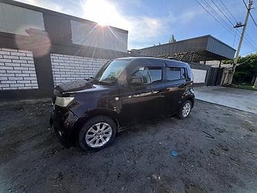 авто на метал: Toyota bB: 2006 г., 1.5 л, Автомат, Бензин, Хэтчбэк — 8