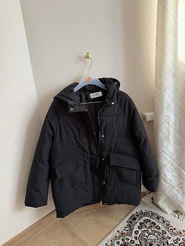 военная парка: Черная утепленная парка с капюшоном - Прямой силуэт, длина до бедра - — 1