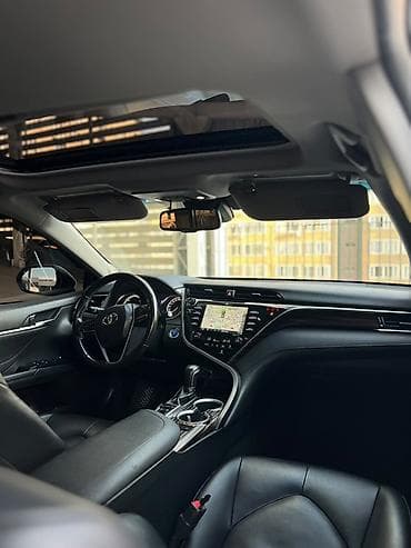 Toyota Camry: 2017 г., 2.5 л, Вариатор, Гибрид, Седан — 10