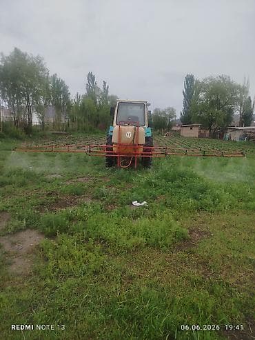 кормовой бункер: Опрыскиватель штанговый навесной для трактора, и ЮМЗ трактор отличный — 2