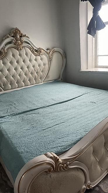 кровать мебель: Двуспальная кровать - Размер: ориентировочно king/queen (широкое — 1