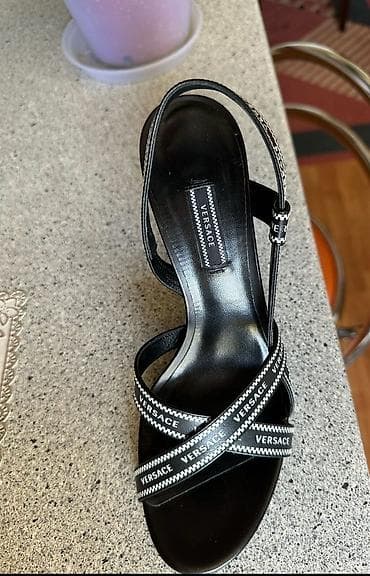 туфли версаче: Босоножки, 37, Versace, Новый, цвет - Черный, Платная доставка — 2