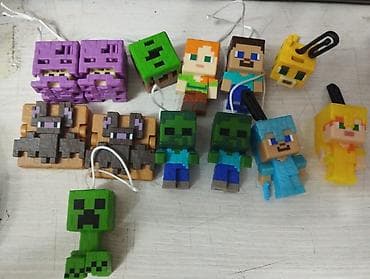 именные брелки: Игрушки из коллекции Майнкрафт с Киндер Джой отдаю с карточкой — 1