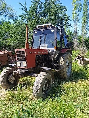 купит погрузчик: Трактор с кабиной + прицепной пресс-подборщик Описание: - Колесный — 1