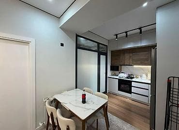 Недвижимость: 2 комнаты, 53 м², Асанбай мкр 2 этаж, Евроремонт — 1