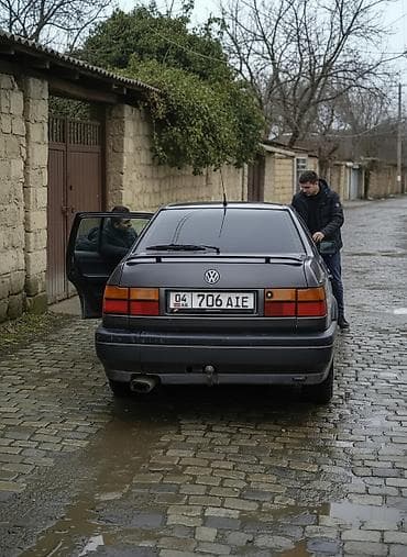 гольф 2 салон: Volkswagen Vento: 1992 г., 1.8 л, Механика, Бензин, Седан — 2
