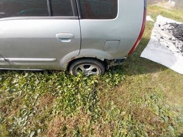 ак тош: Автомобиль (серебристый хэтчбек/седан компакт‑класса). Основные — 10