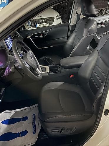 дубликат ключа от машины: Toyota RAV4: 2019 г., 2.5 л, Автомат, Бензин, Кроссовер — 3