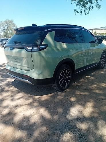 Weltmeister: Weltmeister W6, 2022 г., Передний, В наличии — 3