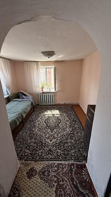 Дома: Продаётся частный дом с огородом. -Район Старый толчок -Площадь — 4