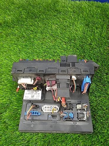 Авто запчасти Мерседес бенц (Mercedes-benz) Блок SAM передний на