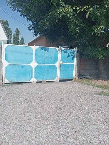 срочно продаю дом в караколе: Үй, 80 кв. м, 7 бөлмө, Менчик ээси, Эски ремонт — 1