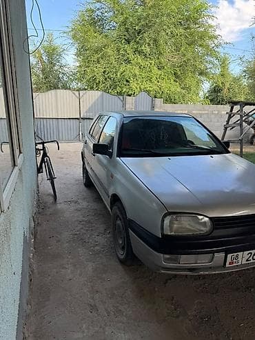 Унаа: Volkswagen Golf: 1992 г., 1.6 л, Кол менен иштөөчү, Бензин, Хетчбек — 3