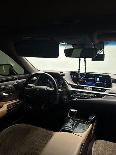 люк на 210: Lexus ES: 2020 г., 2.5 л, Вариатор, Гибрид, Седан — 8