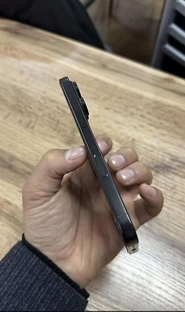 apple watch 3 бишкек: IPhone 16 Pro, Колдонулган, 256 ГБ, Black Titanium, Каптама, 90 % — 5