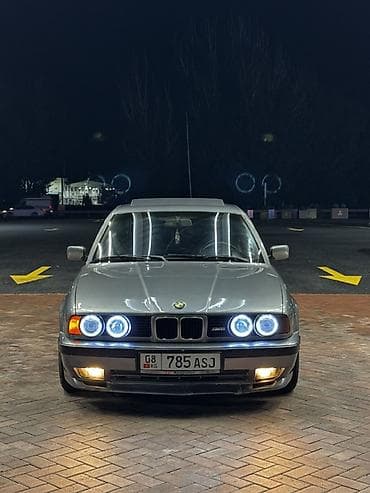 BMW 5 series: 1991 г., 3 л, Механика, Бензин, Седан