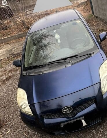 Toyota Vitz: 2008 г., 1.3 л, Вариатор, Бензин, Хэтчбэк