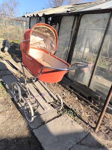пристенное оборудование для магазина одежды: Тачка/тележка/ коляска на 4х колесах, для хоз нужд, есть запасные — 2