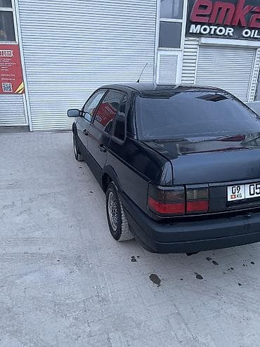 бир: Volkswagen Passat: 1992 г., 1.8 л, Кол менен иштөөчү, Бензин, Седан — 7