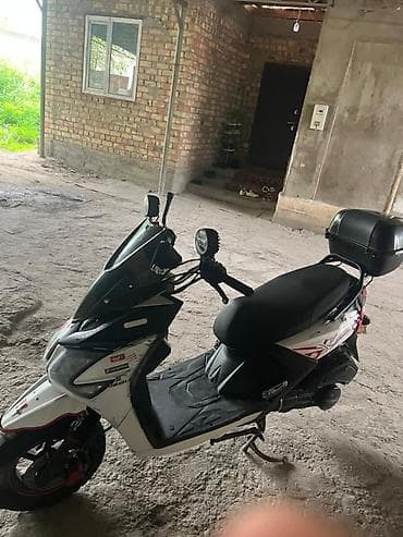 мото транспорт: Тип скутера 180 куб. см, Бензин — 4