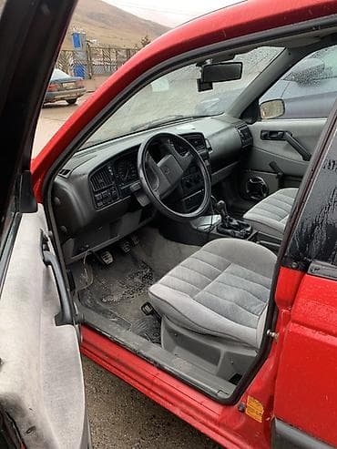 краска на авто: Volkswagen Passat Variant: 1991 г., 2 л, Механика, Бензин, Универсал — 6