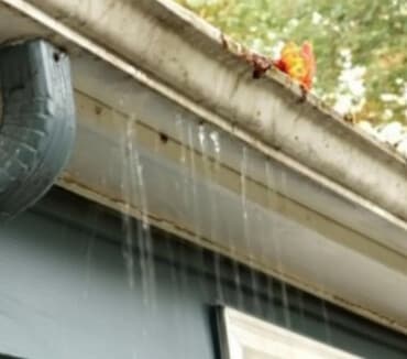 азбисные трубы: Элементы водосточной системы для эффективного сбора и отвода дождевой — 1