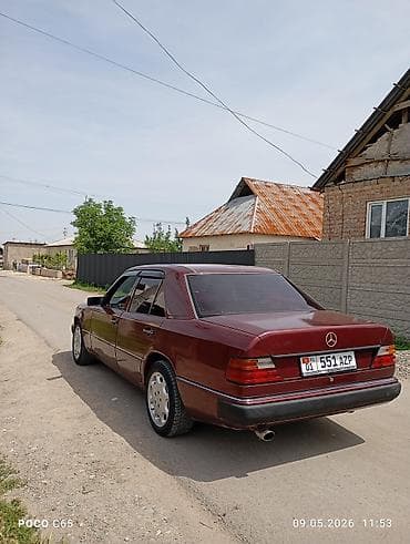 капот на е34: Mercedes-Benz W124: 1992 г., 2 л, Механика, Бензин, Седан — 6
