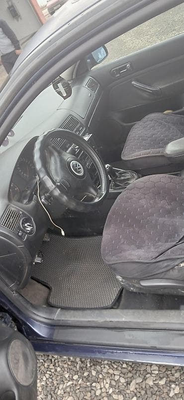 Volkswagen Golf: 1999 г., 1.6 л, Механика, Бензин, Хетчбек — 2