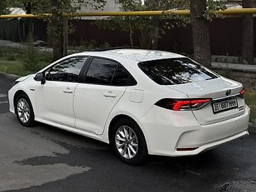 byd e7: Toyota Corolla: 2020 г., 1.8 л, Вариатор, Гибрид, Седан — 4