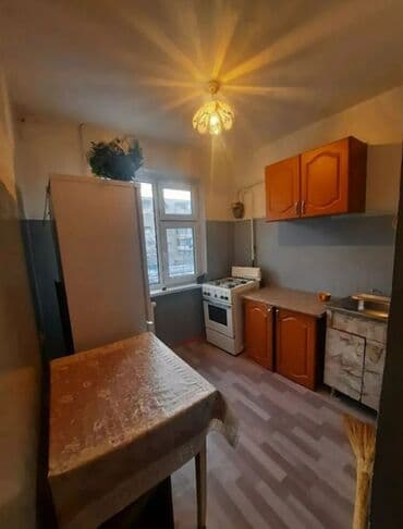 купить квартиру в 4 микрорайоне: 1 комната, 32 м², 104 серия, 3 этаж, Старый ремонт — 3