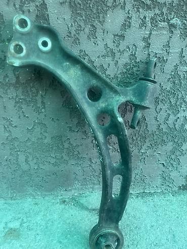 фонари летучая мышь: Передний нижний рычаг подвески (передняя ось, треугольный — 2