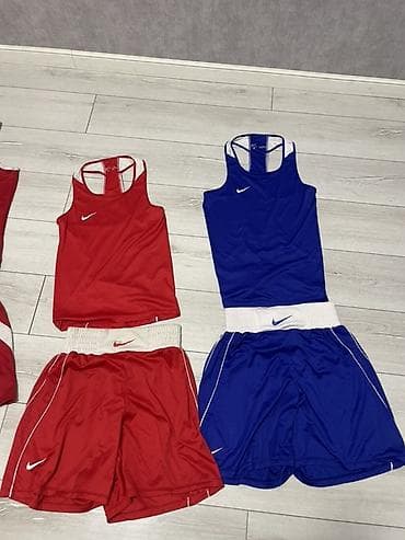 Боксерская форма Красная и синяя Б/У Возможен торг Размеры L/M/XS/S — 1