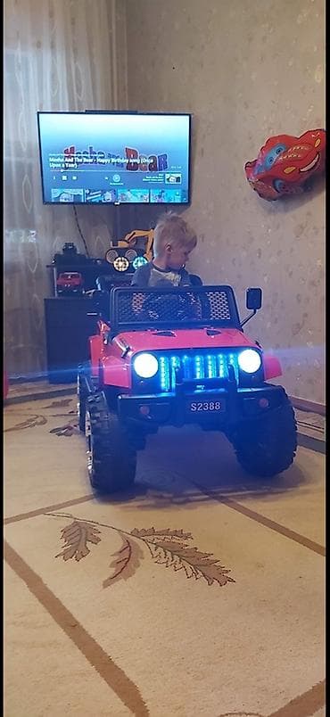 red centr: Детский электрокар, Б/у — 2