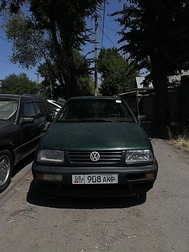 Volkswagen Vento: 1997 г., 1.8 л, Механика, Бензин, Седан