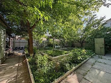 7 микр: 🏡 ПРОДАЁТСЯ 2-ЭТАЖНЫЙ ДОМ 📍 Район: Парк Тулебердиева 🏠 Комнаты: 7 🏢 — 10