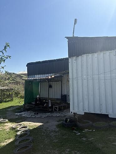 готовые гаражи: Бытовой модуль из морских контейнеров с террасой - Компоновка: два — 9