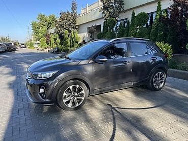 mazda cronos: Kia Stonic: 2018 г., 1.4 л, Автомат, Бензин, Кроссовер — 2
