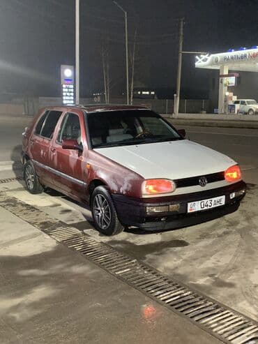 Volkswagen Golf: 1992 г., 1.8 л, Механика, Бензин, Хэтчбэк