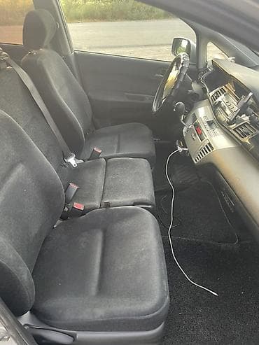 ej ve: Honda FR-V: 2005 г., 1.7 л, Механика, Бензин, Хэтчбэк — 7